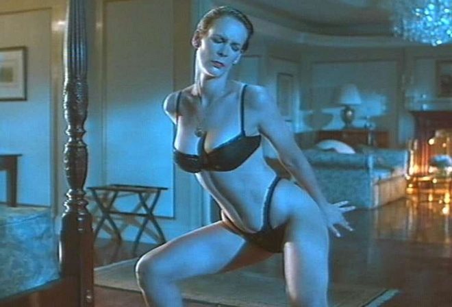 Jamie Lee Curtis en ropa interior hace un striptease en 'Mentiras arriesgadas'
