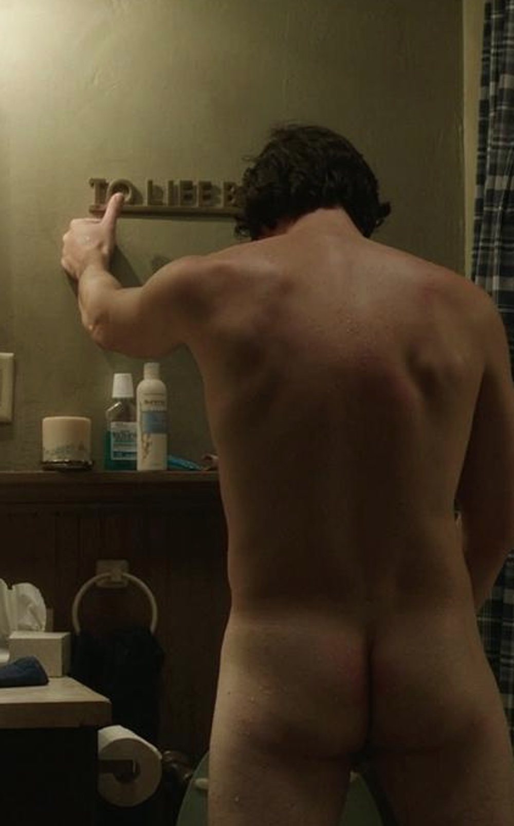 Adam Driver enseña el culo en 'Girls'