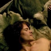 Caitriona Balfe muestra sus pechos en 'Outlander'