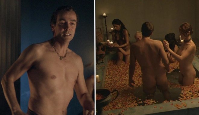John Hannah enseña el culo en 'Spartacus'