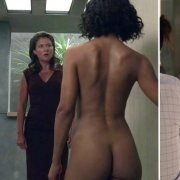 Tessa Thompson enseña el culo en 'Westworld'