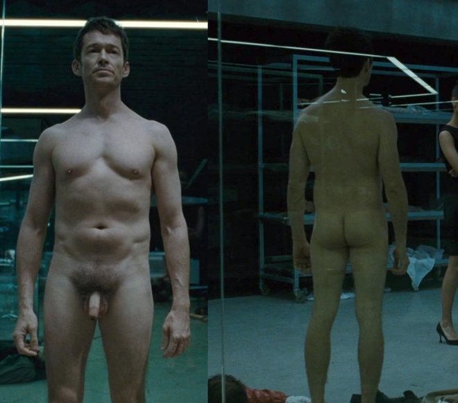 Simon Quarterman se muestra desnudo en 'Westworld'