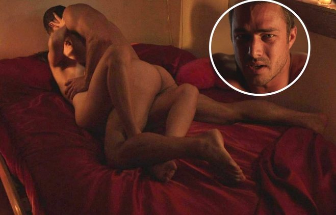 Taylor Kinney enseña el culo en 'Shameless'