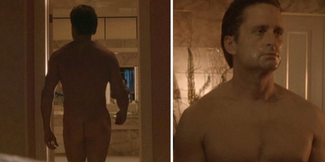 Michael Douglas enseña el trasero en 'Instinto básico'