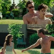 Timothée Chalamet y Armie Hammer con el torso desnudo en 'Call Me By Your Name'