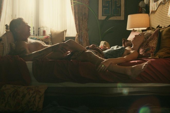 Gillian Anderson y Mikael Persbrandt, escena de sexo en 'Sex Education'