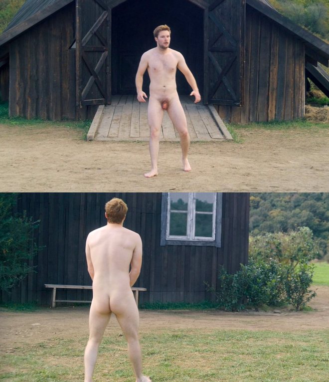 Jack Reynor desnudo enseña el pene y el culo en 'Midsommar'