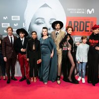 El reparto de 'Arde Madrid' en la premiere de la serie