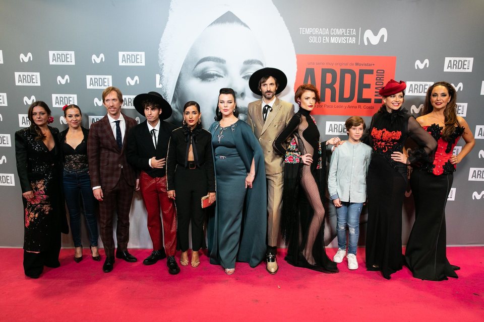 El reparto de 'Arde Madrid' en la premiere de la serie