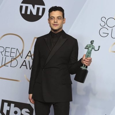 Rami Malek con su premio SAG a Mejor actor protagonista