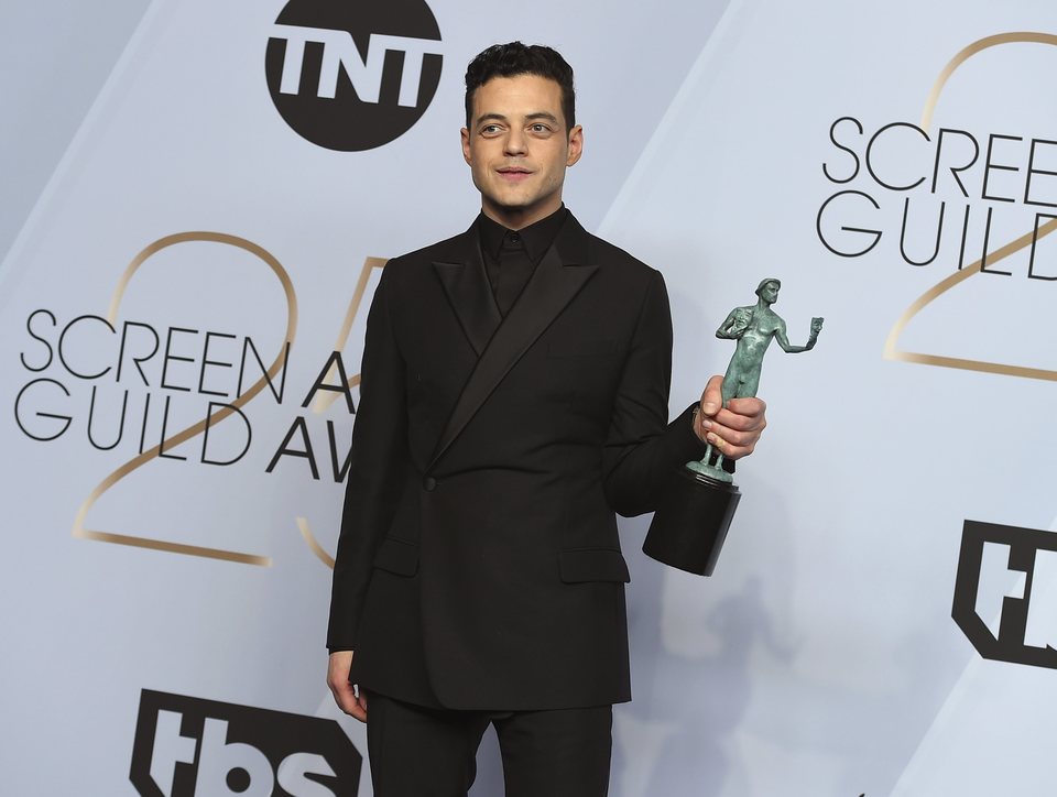 Rami Malek con su premio SAG a Mejor actor protagonista