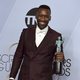 Mahershala Ali con su premio SAG a Mejor actor de reparto