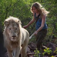 Mia y el león blanco