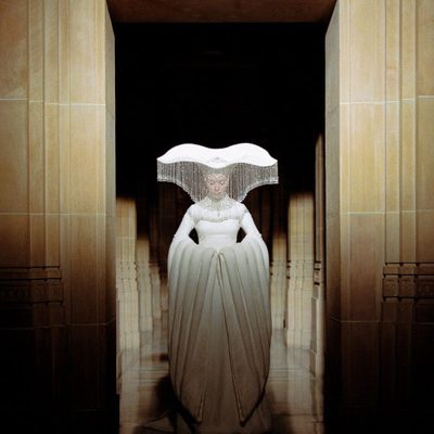 The fall: El sueño de Alexandria