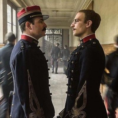 El oficial y el espía