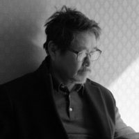 El hotel a orillas del río