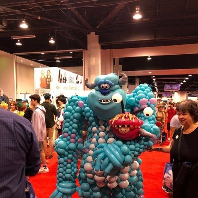 Fan disfrazado de Sully de 'Monstruos SA'