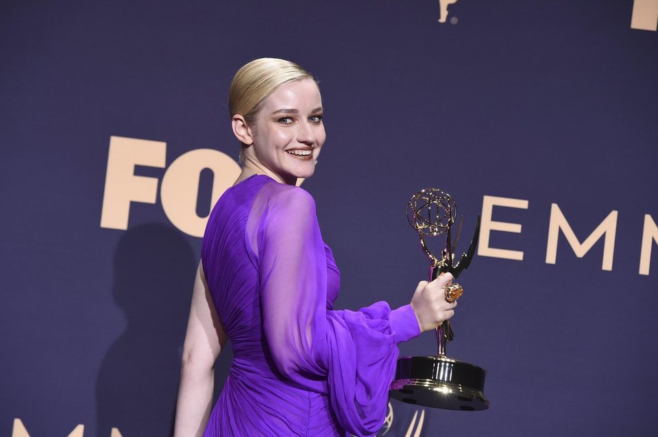 Julia Garner Emmy 2019
