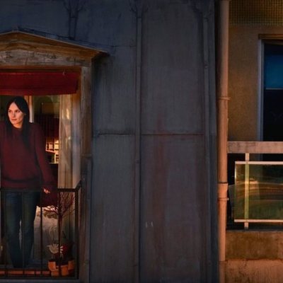 Tan cerca, tan lejos