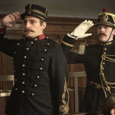 El oficial y el espía