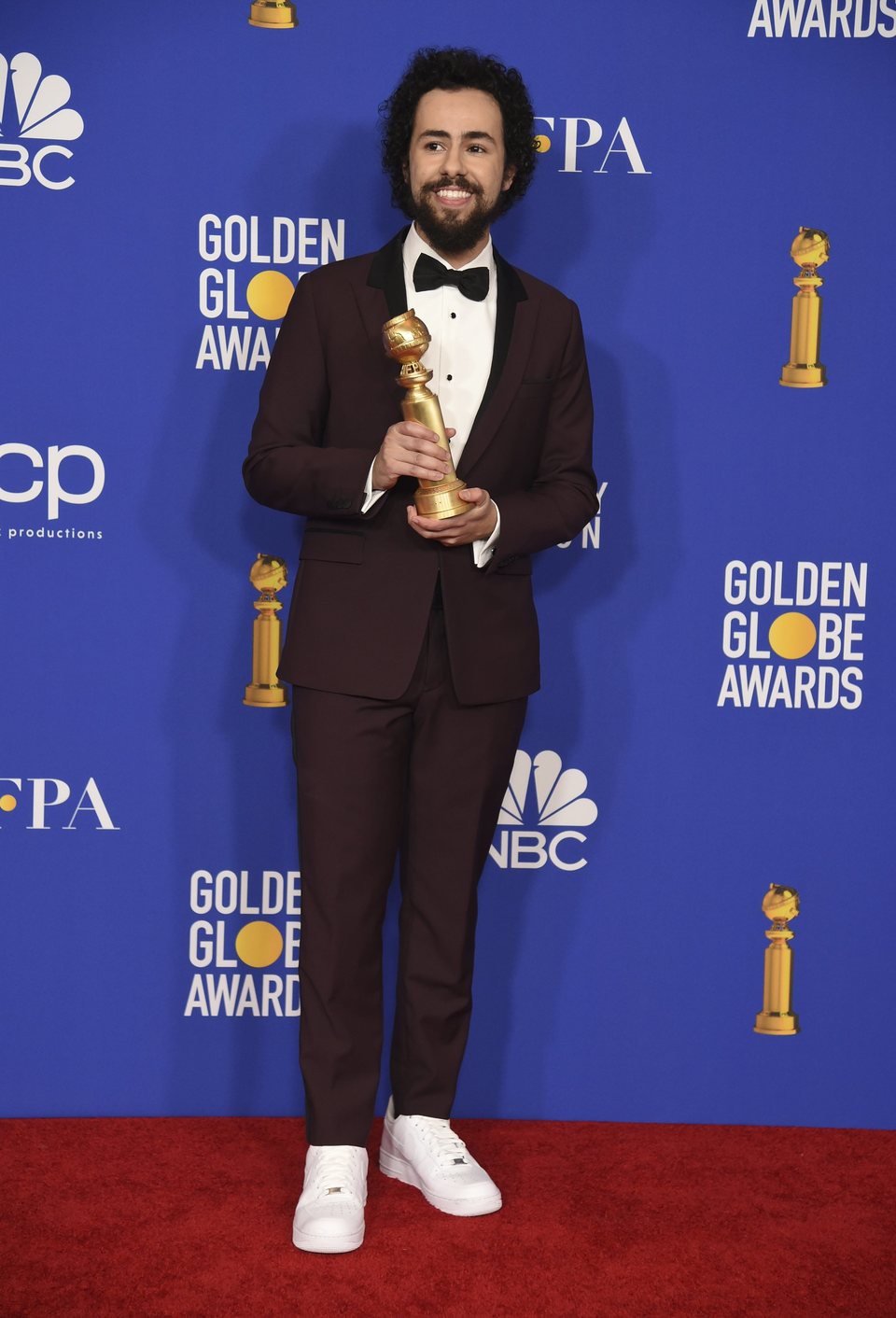 Ramy Youssef gana el Globo de Oro a Mejor Actor en serie comedia o musical