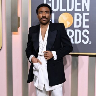 Donald Glover en la alfombra roja de los Globos de Oro 2023