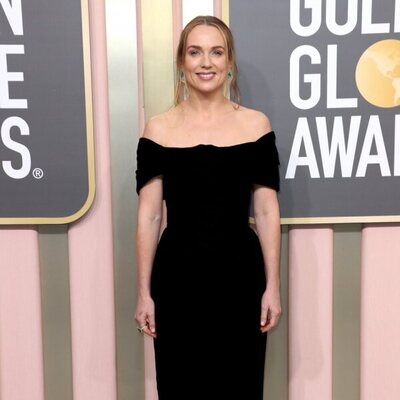 Kerry Condon en la alfombra roja de los Globos de Oro 2023