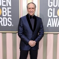F. Murray Abraham en la alfombra roja de los Globos de Oro 2023