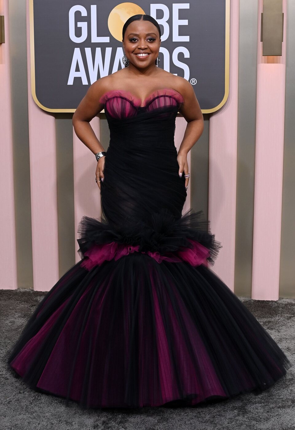 Quinta Brunson en la alfombra roja de los Globos de Oro 2023