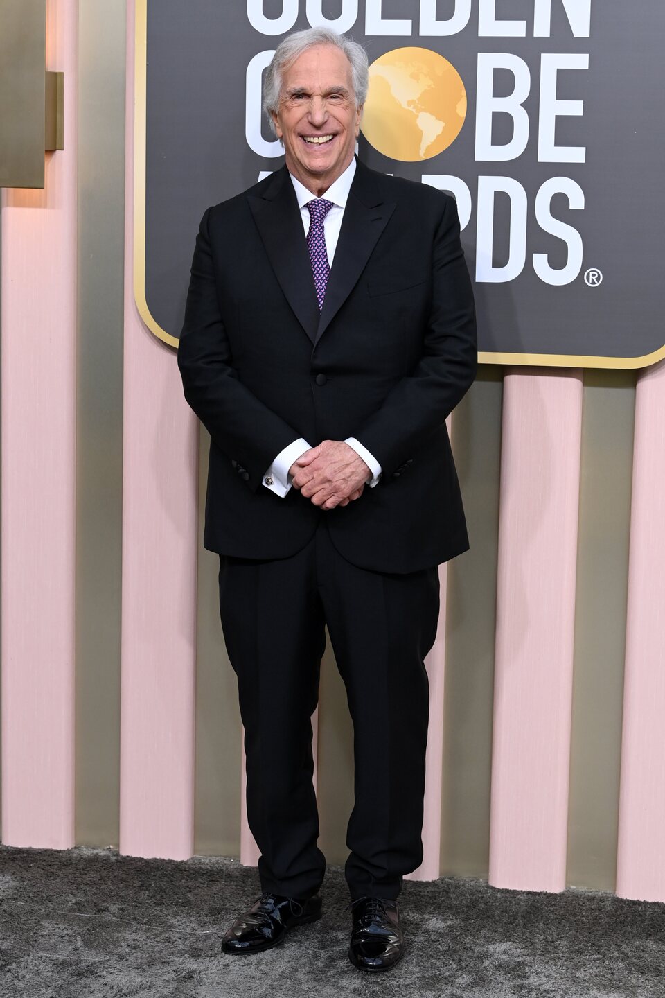 Henry Winkler en la alfombra roja de los Globos de Oro 2023