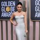 Li Jun Li en la alfombra roja de los Globos de Oro 2023