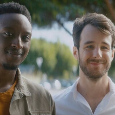 Gemelos, pero no tanto