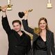 Justine Triet y Arthur Harari posan con su Oscar 2024