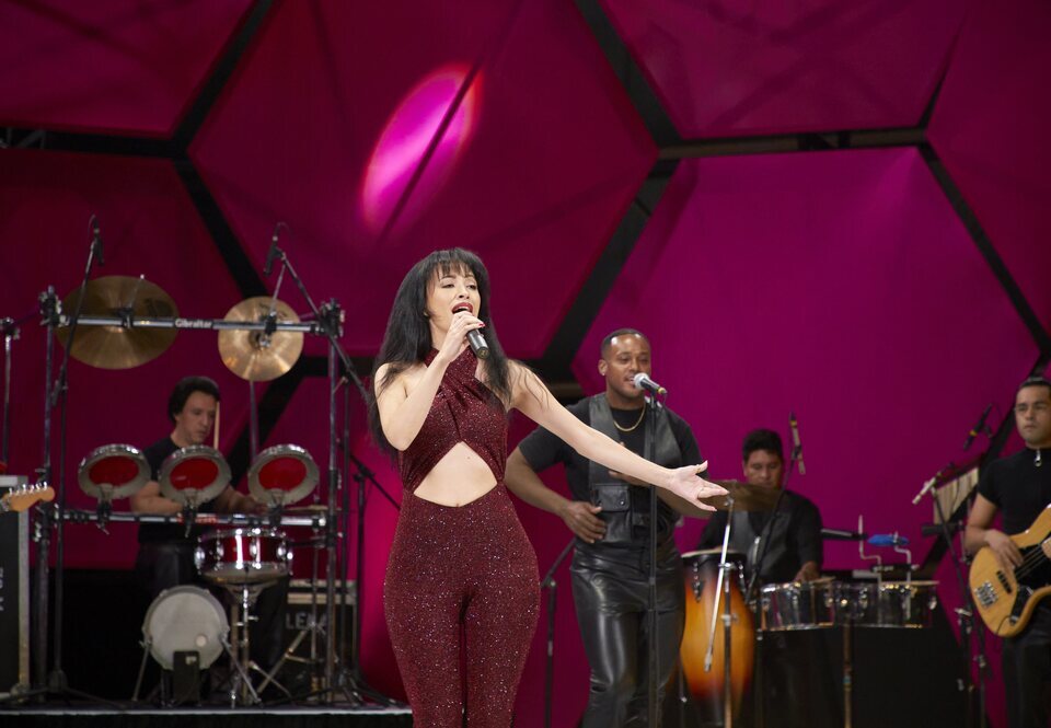 Selena: La serie