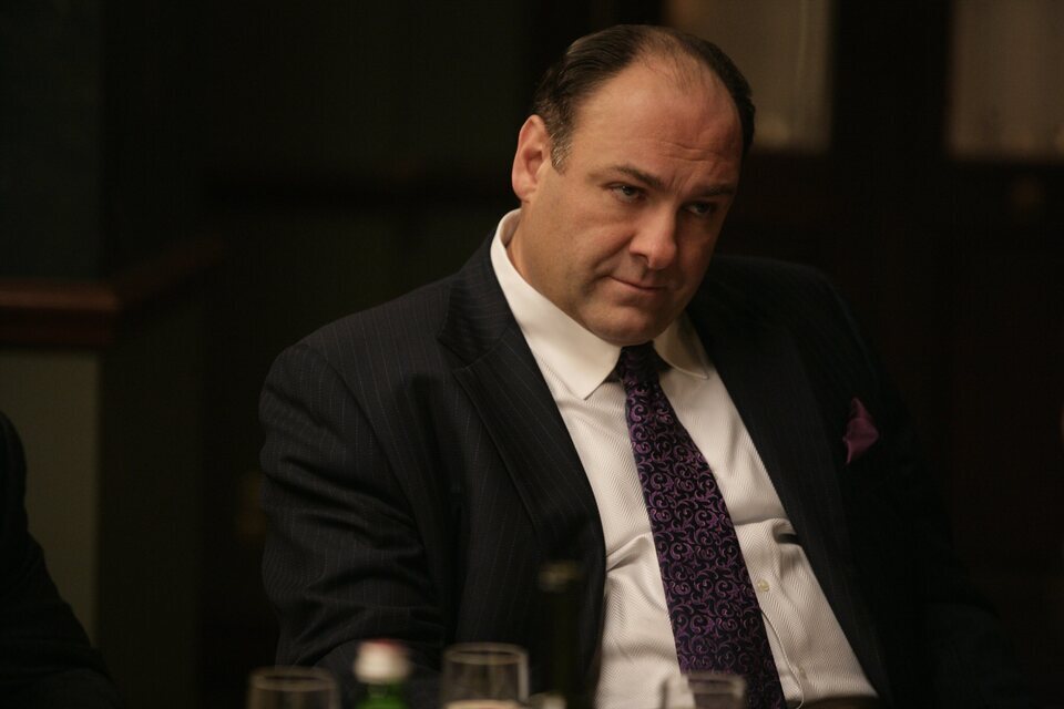 James Gandolfini dando vida a Tony Soprano