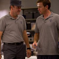 Los hombres que miraban fijamente a las cabras