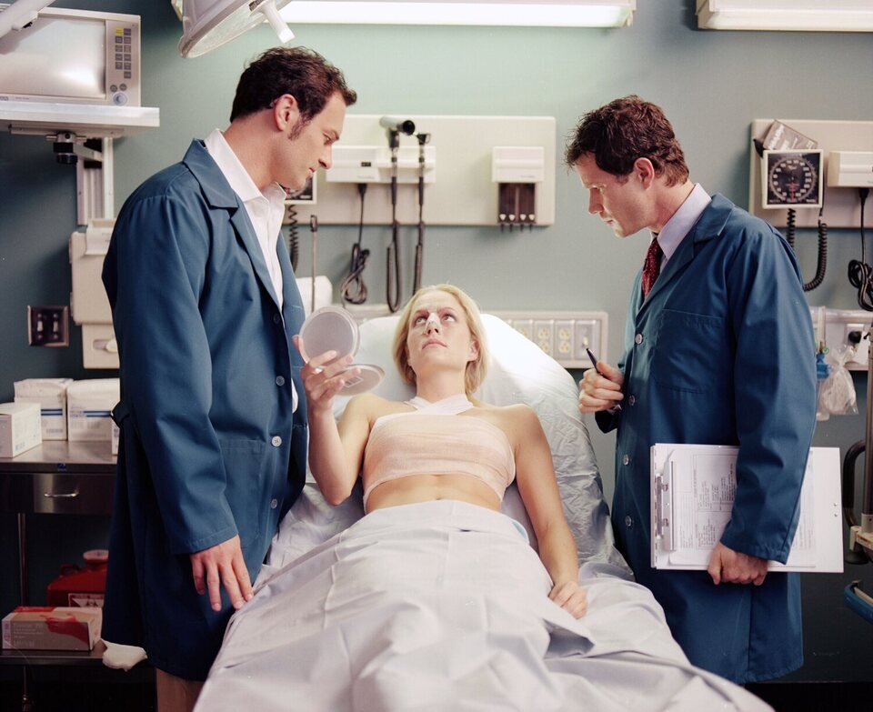 Nip/Tuck, a golpe de bisturí