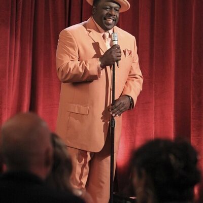 Dos chicas sin blanca