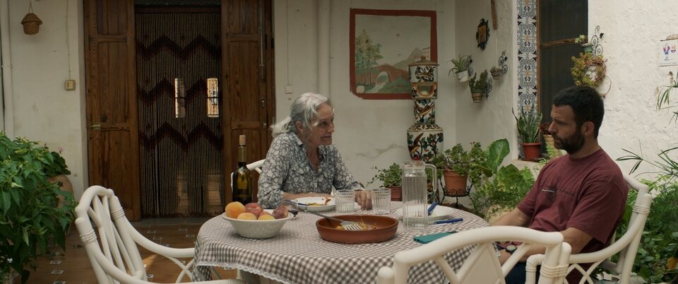 La abuela y el forastero