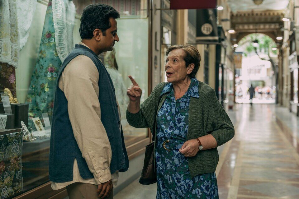 La abuela y el forastero