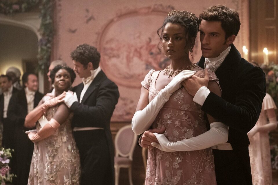 Simone Ashley interpretando a Kathani “Kate” Sharma, en la segunda y tercera temporada de 'Los Bridgerton'