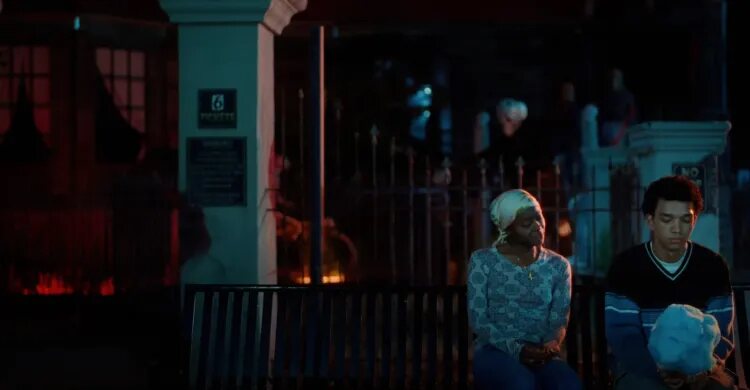 Vi el brillo del televisor