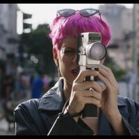 ¡Caigan las rosas blancas!