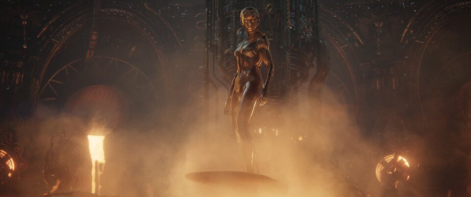 Julia Garner es Shalla-Bal / Silver Surfer en 'Los 4 Fantásticos: Primeros pasos'