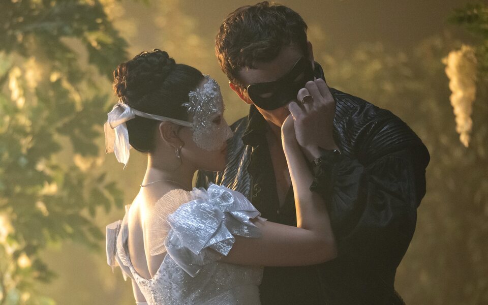 Benedict y Sophie, protagonistas de la cuarta temporada de 'Los Bridgerton'