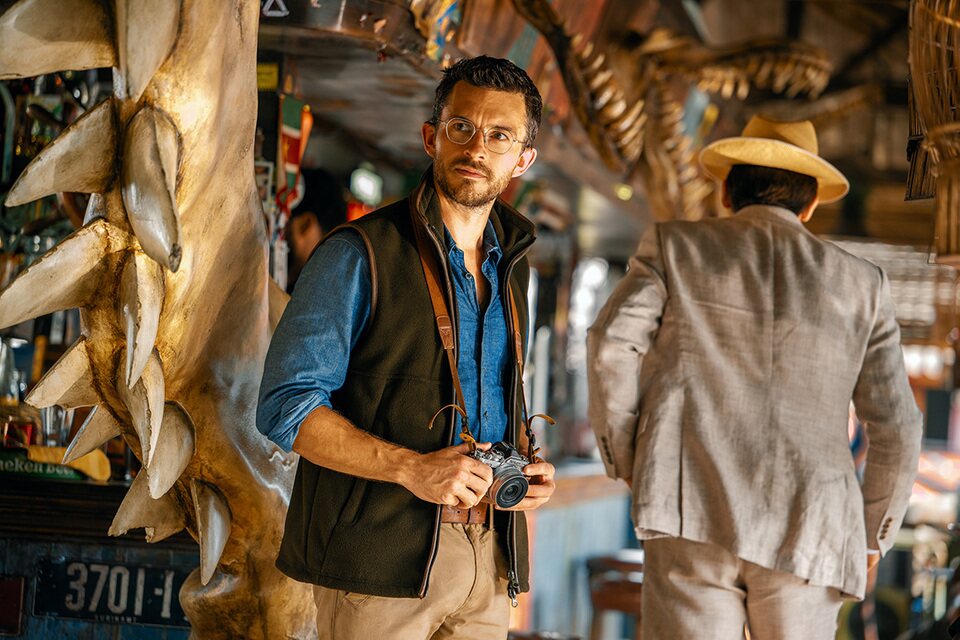 Jonathan Bailey, el "robaescenas" de 'Jurassic World: El renacer'