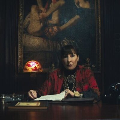 Anjelica Huston