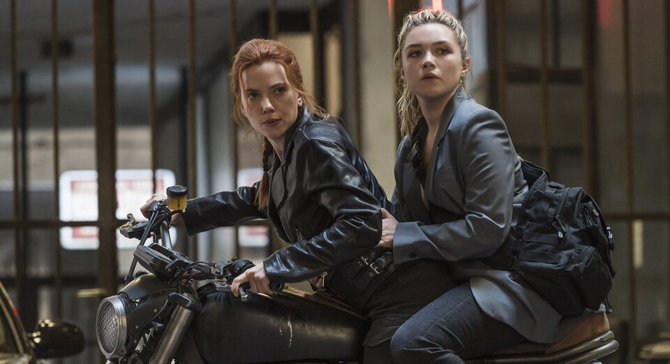 Scarlett Johansson y Florence Pugh en 'Viuda Negra'
