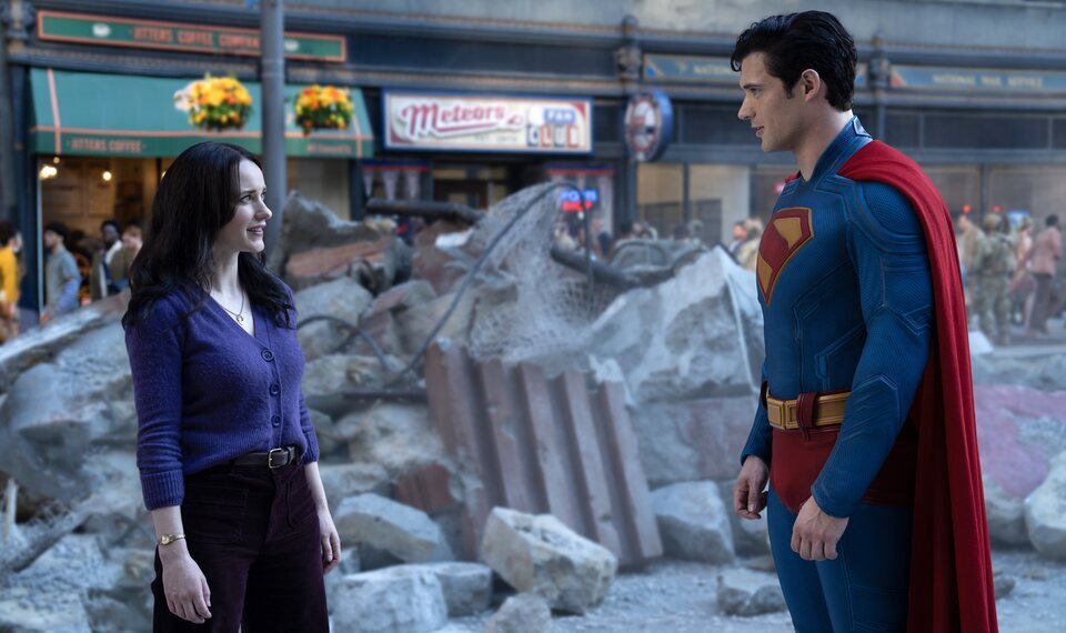 Rachel Brosnahan y David Corenswet en 'Superman'