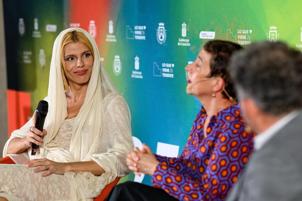 Samantha Hudson y María Guerra